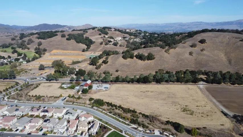 2480 Hecker Pass Road, Gilroy, California 95020