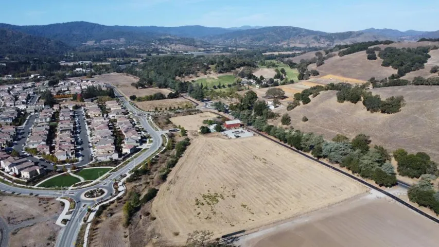 2480 Hecker Pass Road, Gilroy, California 95020