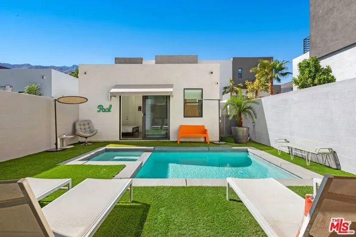 2705 Paragon Loop, Palm Springs, California 92262