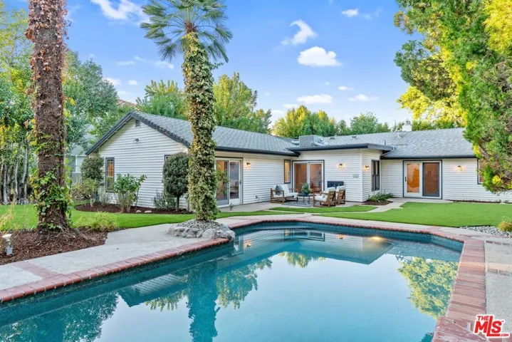 18128 Erwin Street, Tarzana, California 91335
