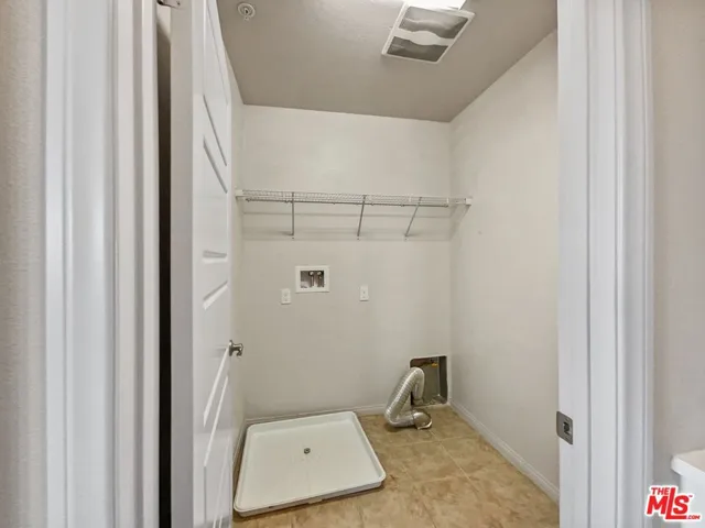 14114 W Oak Lane, Van Nuys, California 91405