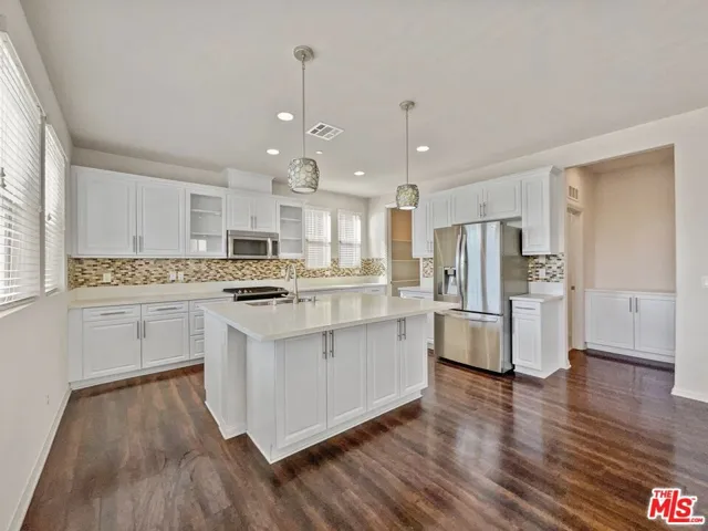 14114 W Oak Lane, Van Nuys, California 91405