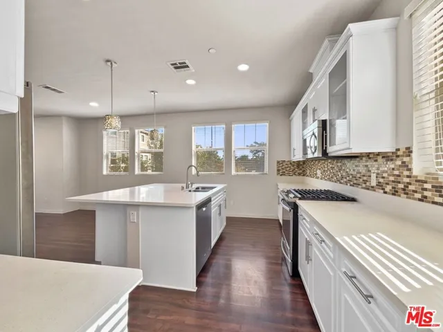 14114 W Oak Lane, Van Nuys, California 91405