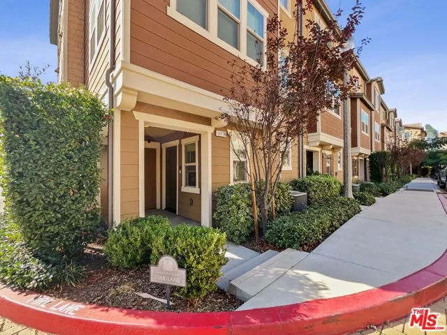 14114 W Oak Lane, Van Nuys, California 91405