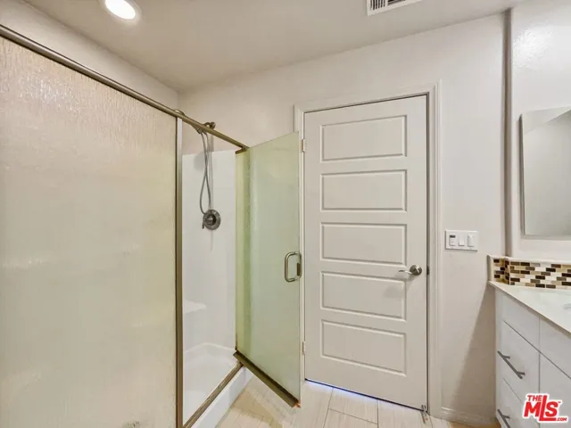 14114 W Oak Lane, Van Nuys, California 91405