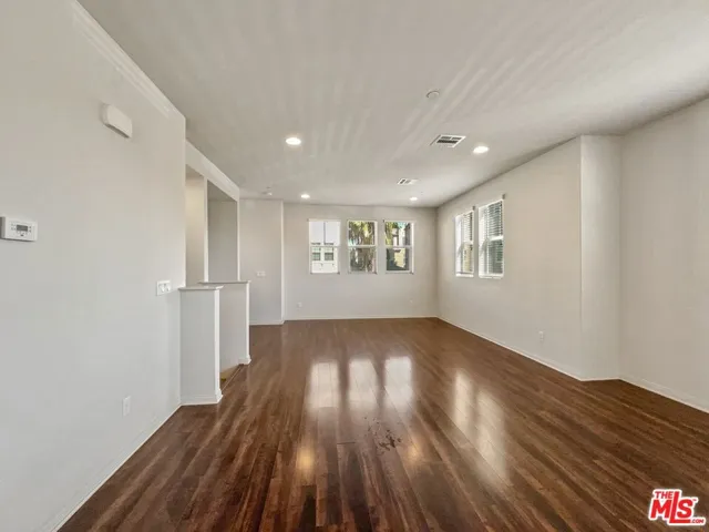 14114 W Oak Lane, Van Nuys, California 91405