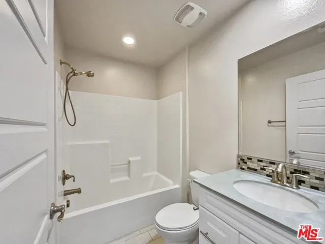 14114 W Oak Lane, Van Nuys, California 91405
