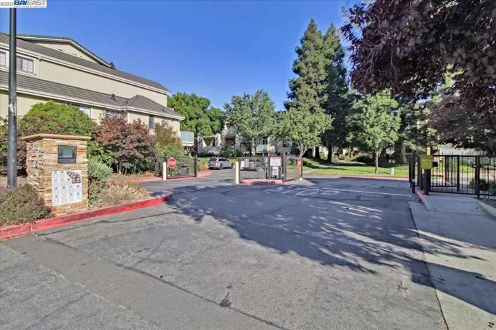 2067 Fostoria Cir., Danville, California 94526-5560