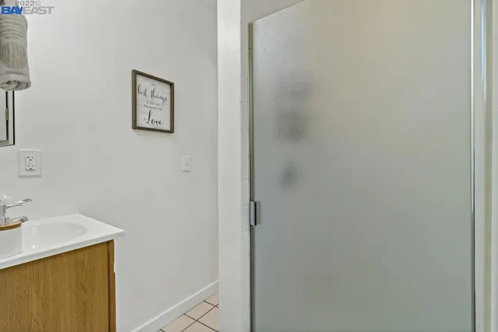 716 Mandana Blvd, Oakland, California 94610