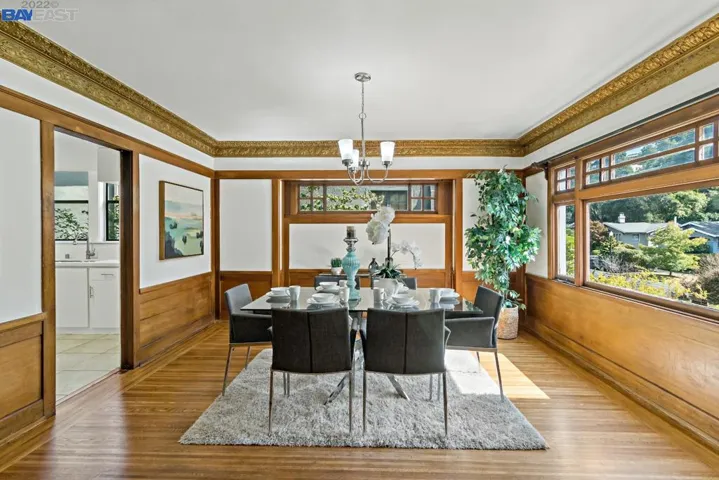 716 Mandana Blvd, Oakland, California 94610