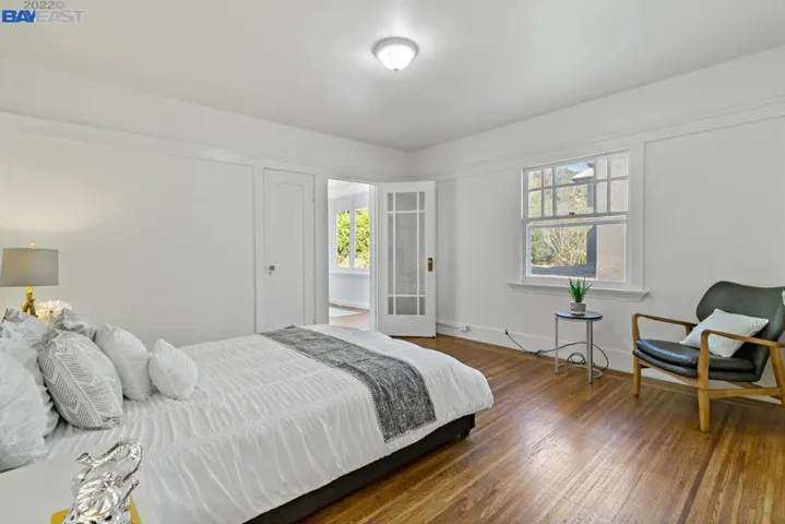 716 Mandana Blvd, Oakland, California 94610