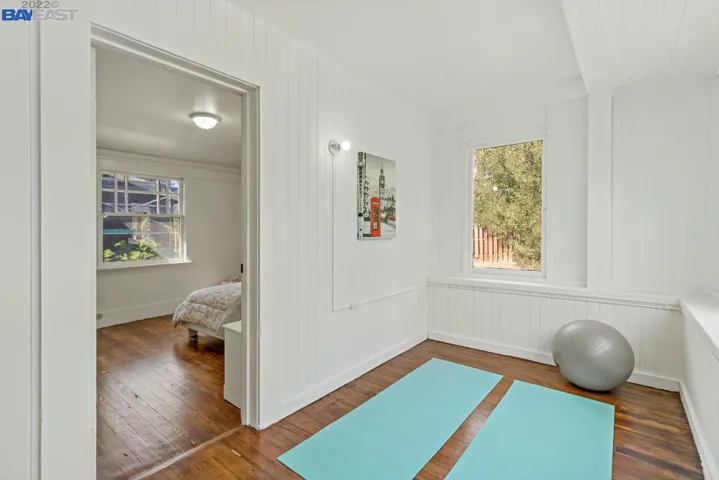 716 Mandana Blvd, Oakland, California 94610