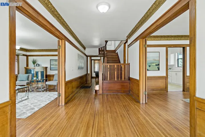 716 Mandana Blvd, Oakland, California 94610