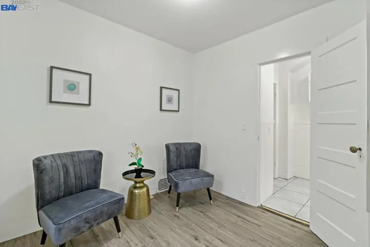 716 Mandana Blvd, Oakland, California 94610