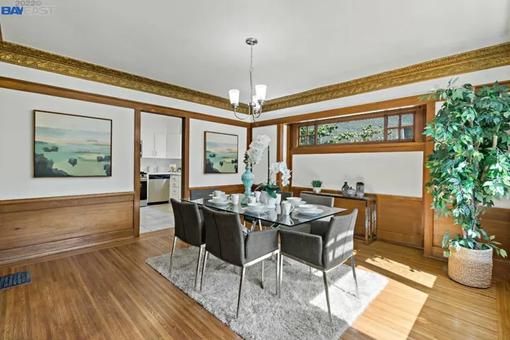 716 Mandana Blvd, Oakland, California 94610
