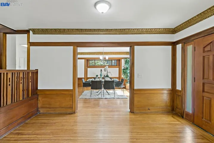 716 Mandana Blvd, Oakland, California 94610