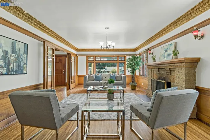 716 Mandana Blvd, Oakland, California 94610