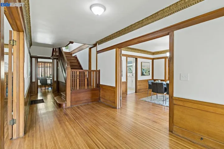 716 Mandana Blvd, Oakland, California 94610