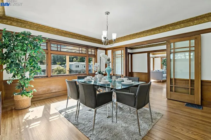 716 Mandana Blvd, Oakland, California 94610