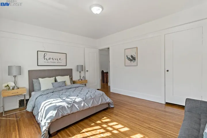 716 Mandana Blvd, Oakland, California 94610