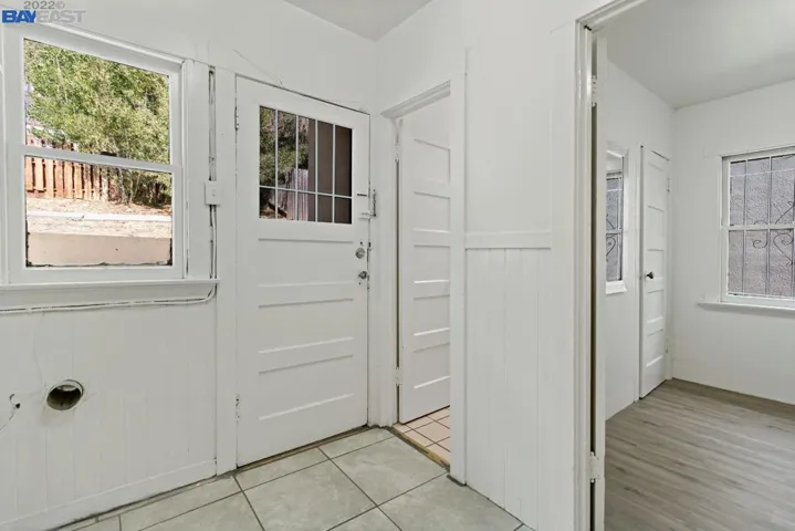 716 Mandana Blvd, Oakland, California 94610