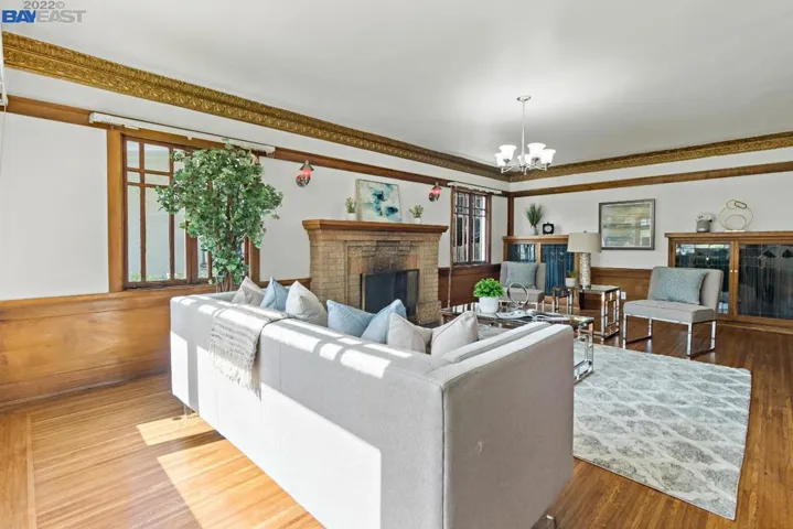 716 Mandana Blvd, Oakland, California 94610