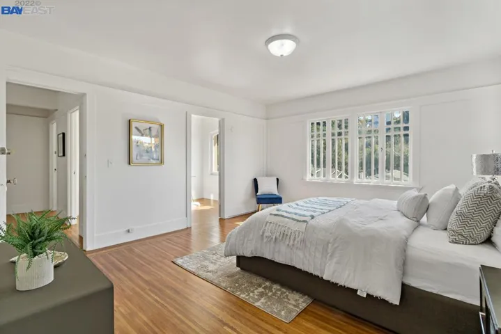 716 Mandana Blvd, Oakland, California 94610