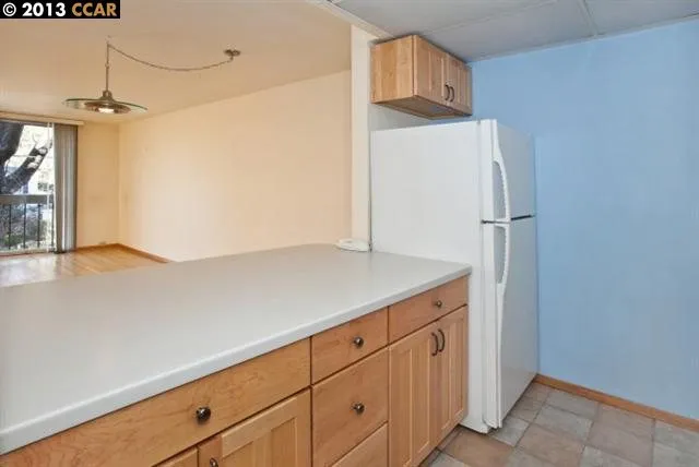 758 Kingston 102, Oakland, California 94611-4411