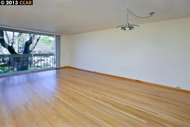 758 Kingston 102, Oakland, California 94611-4411