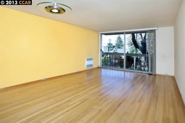 758 Kingston 102, Oakland, California 94611-4411