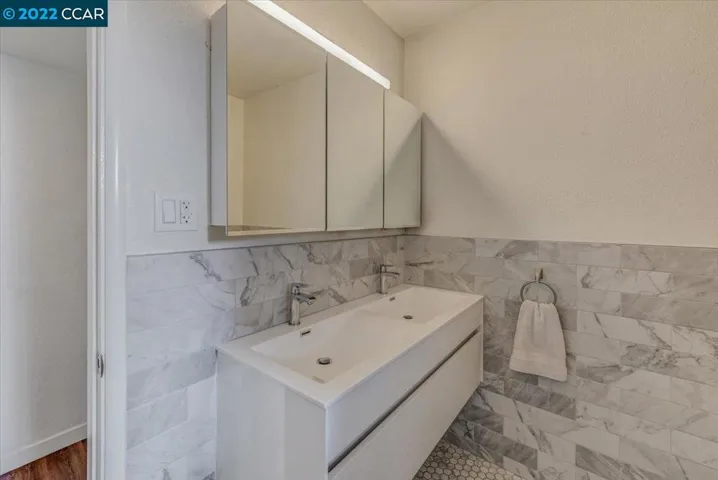 1425 Lakeside Dr 206, Oakland, California 94612
