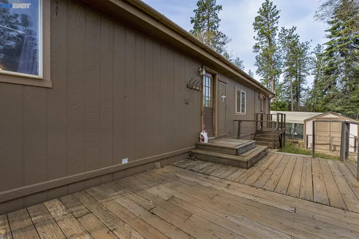 10500 Pekolee Dr, Grass Valley, California 95949
