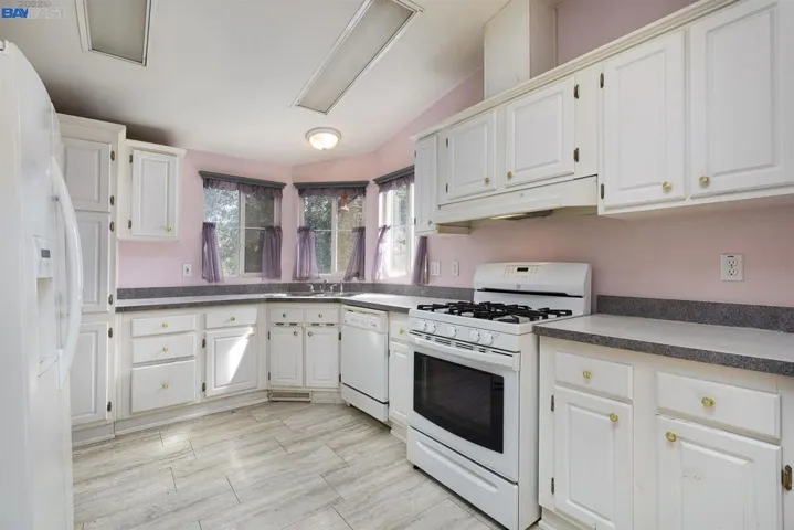 10500 Pekolee Dr, Grass Valley, California 95949