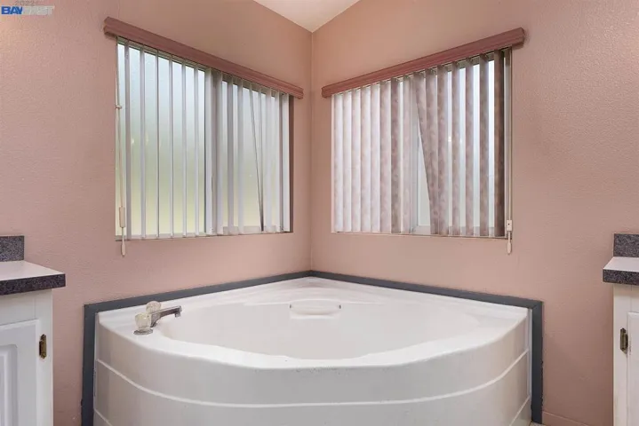 10500 Pekolee Dr, Grass Valley, California 95949