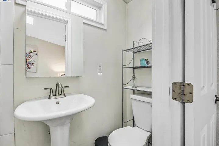 15658 Vassar, San Lorenzo, California 94580