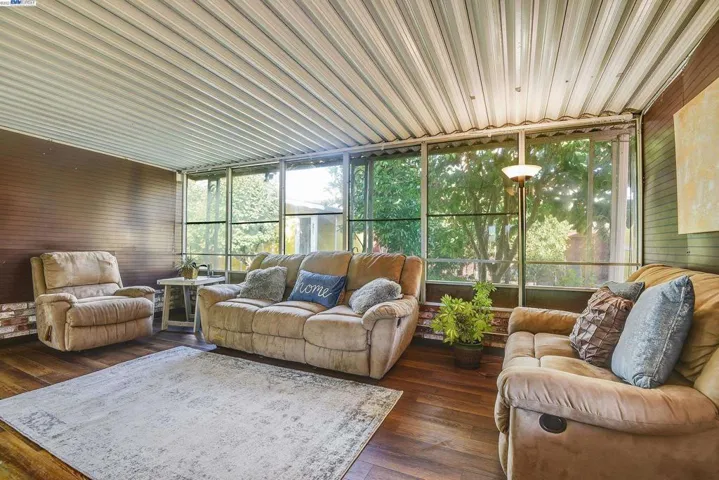 15658 Vassar, San Lorenzo, California 94580