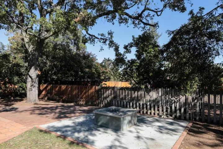 279 Covington Road, Los Altos, California 94024