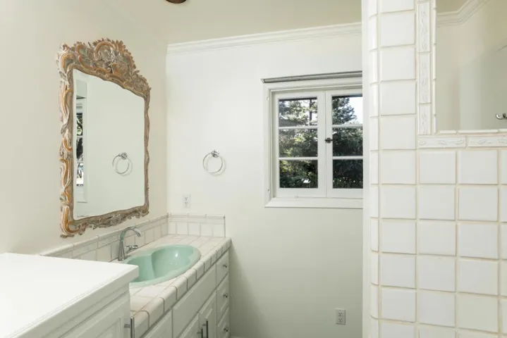 279 Covington Road, Los Altos, California 94024