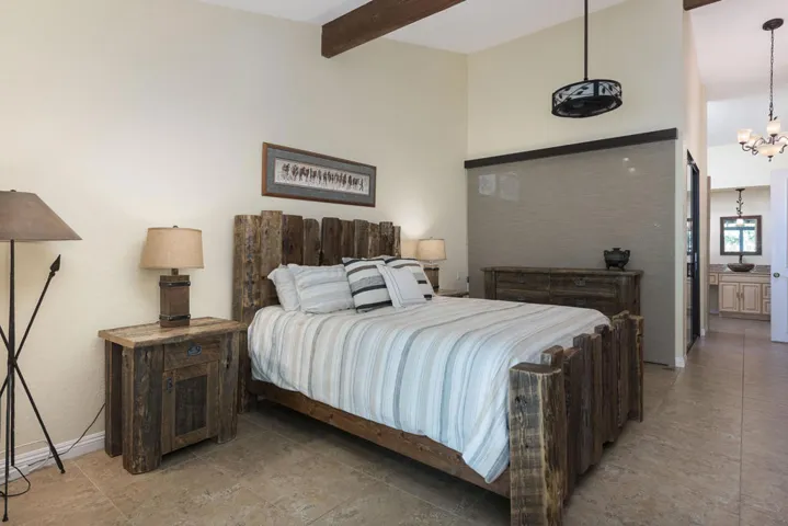 44017 Erie Court - Primary Bedroom Suite