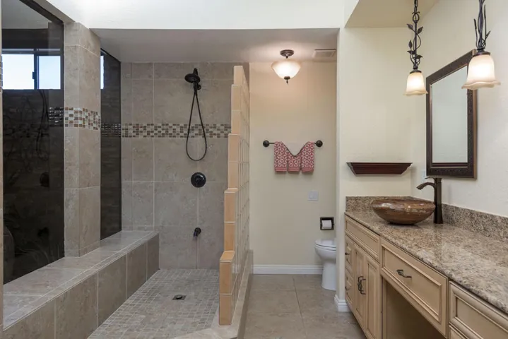 44017 Erie Court - Primary Bath