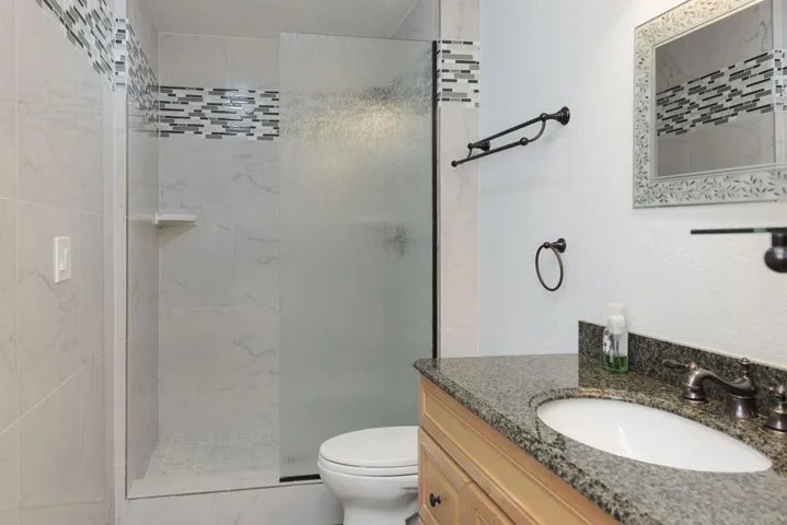 44017 Erie Court - Casita Bathroom