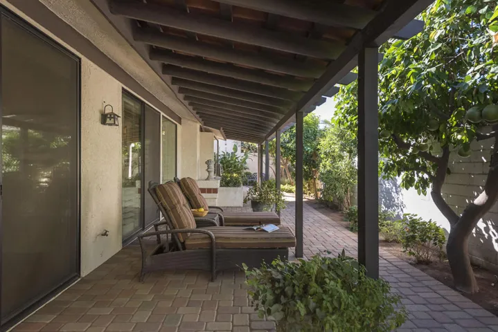 44017 Erie Court - Covered Patio outide