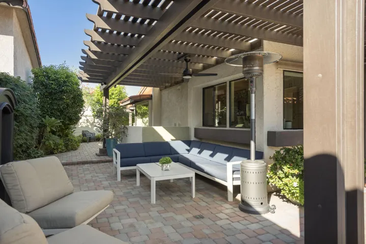 44017 Erie Court - Courtyard Seating Are