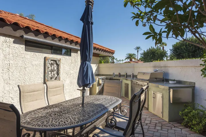 44017 Erie Court - Outdoor Kitchen