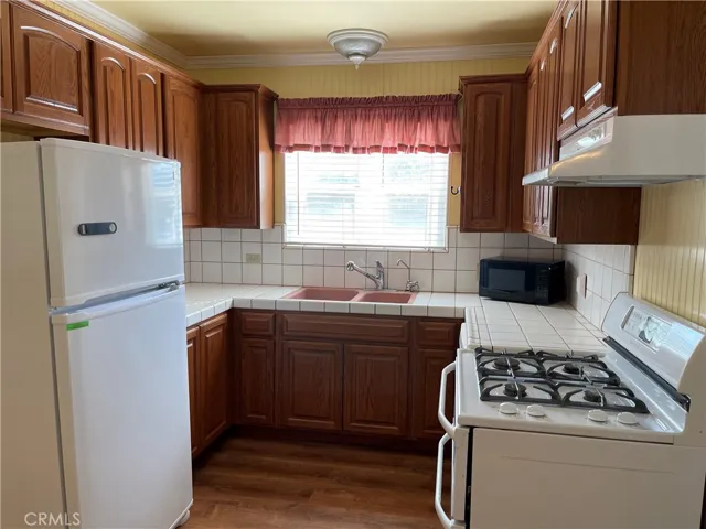 1802 Mckinley Avenue, Hanford, California 93230