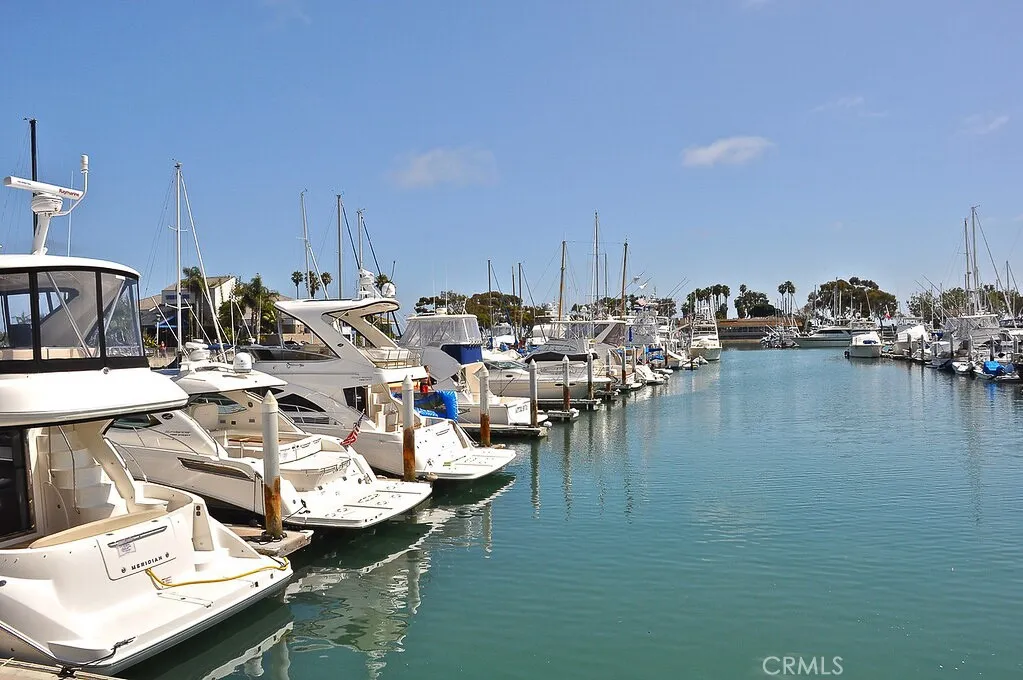South Cove communtiy is close to the Dana Point Harbor, The Lantern District and beaches.