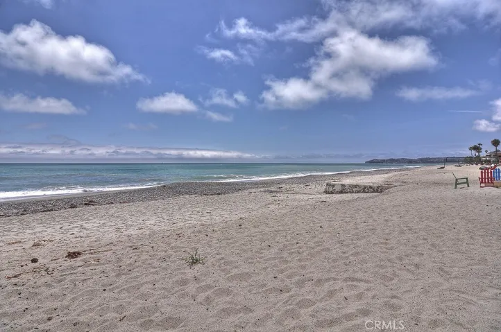 South Cove communtiy is close to the Dana Point Harbor, The Lantern District and beaches.