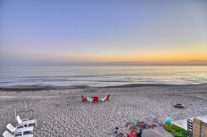 South Cove communtiy is close to the Dana Point Harbor, The Lantern District and beaches.