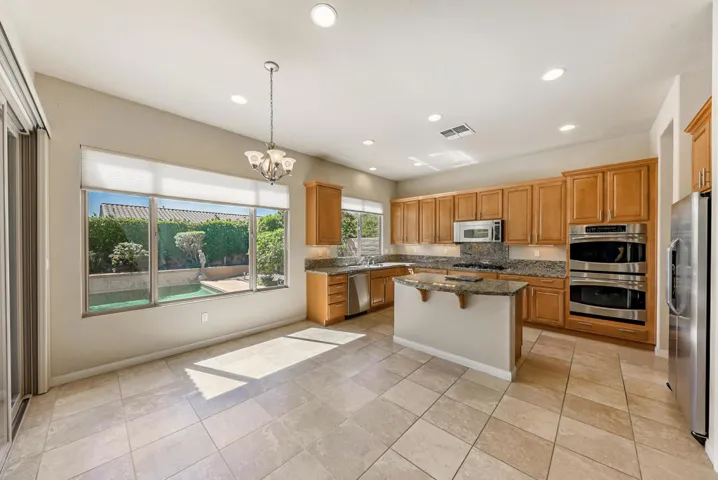 81713 Avenida Santiago-20