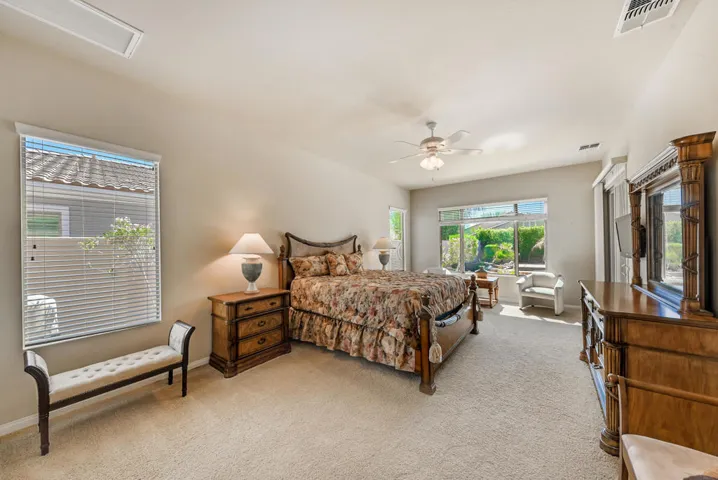 81713 Avenida Santiago-35